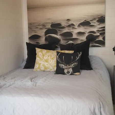 Soederstrand Pihlaja Bed & Breakfast